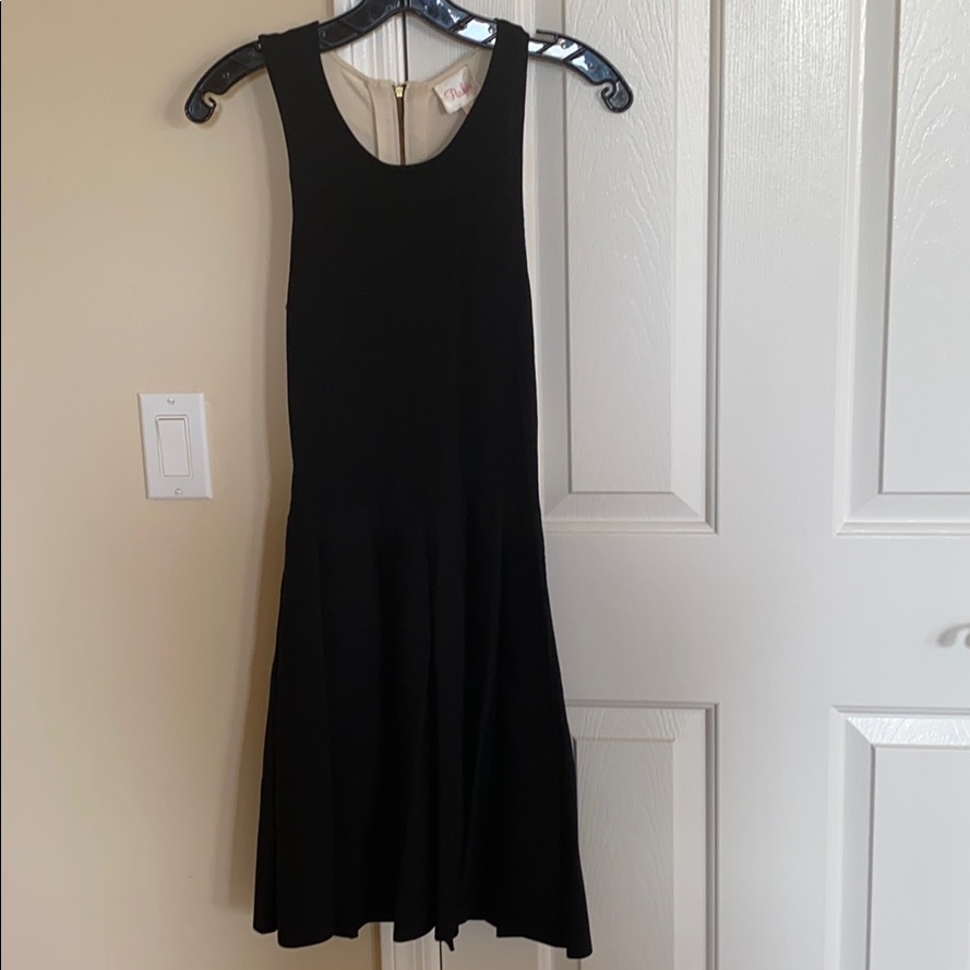 Parker Black/Cream Knit Dress W/Keyhole Back Sz S